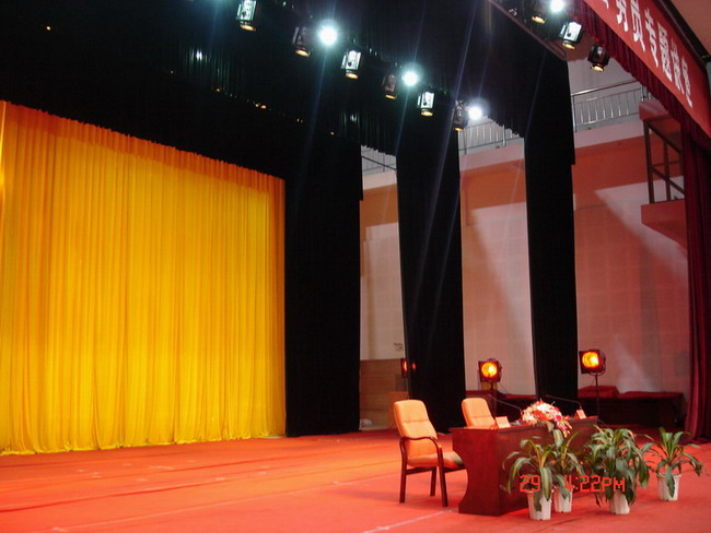 電動舞臺幕布廠家【金舞臺機(jī)械】