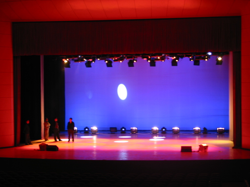 電動舞臺幕布廠家【金舞臺機(jī)械】