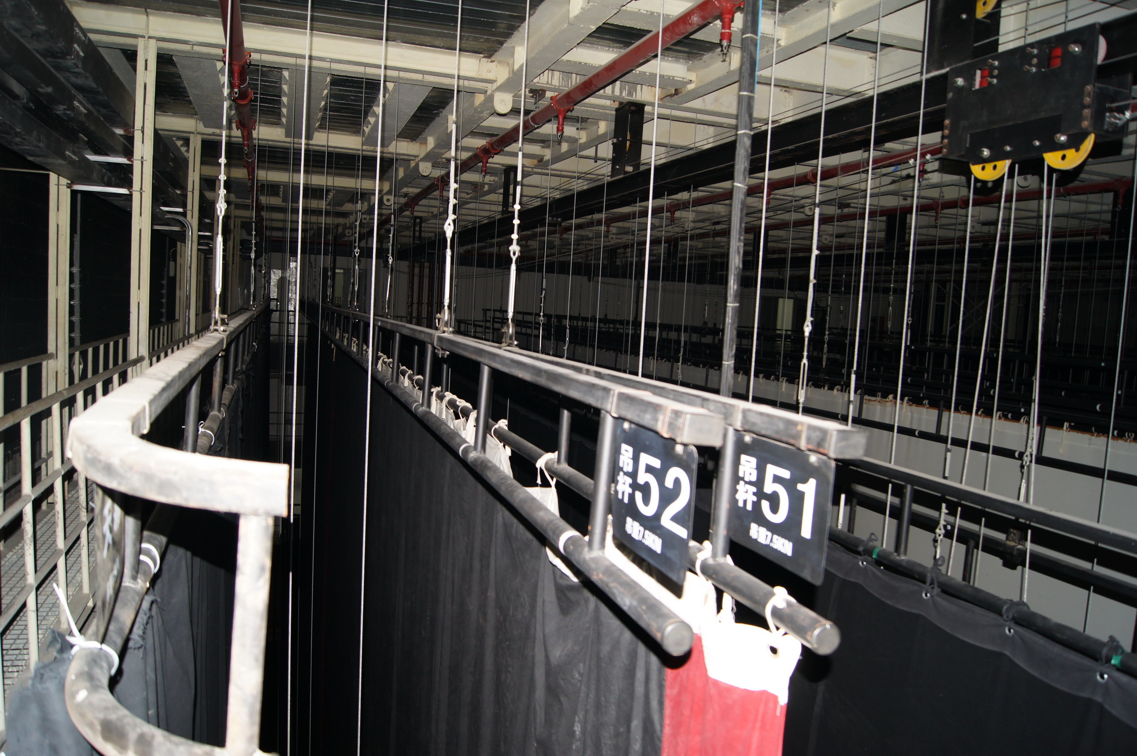 電動舞臺幕布廠家【金舞臺機(jī)械】